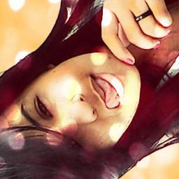 Sou como um livro. Há quem me interprete pela capa. Há quem me entende. Há quem leu e não gostou. Há quem leu e se apaixonou.