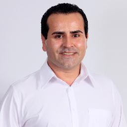 MARKETEIRO NATO,CAPRICORNIANO,QUE NÃO NASCEU CHORANDO.VELHO DITADO: UM BOM CABRITO,NÃO BERRA. OREMOS.