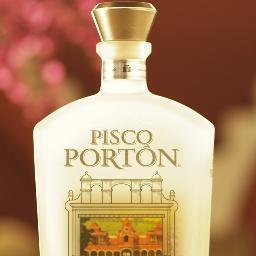 Pisco Portón es un Mosto Verde acholado, elaborado artesanalmente en la Hacienda La Caravedo en Ica, Perú.