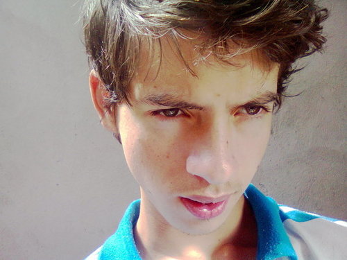 eclético, alto, computador, pai, mãe, Deus, leonino, 16 anos, eletro...