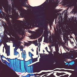 minipeti's profile picture. Everything's possible if you've got enough nerve.