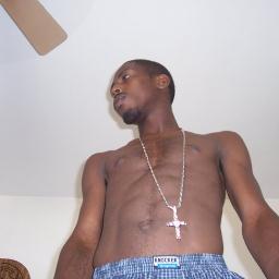 young laid bacc dude.i hot on a track. im goood n the hood.a super star n da mother fuccin makin.facebook.tracy.knox.96@facebook.comknoxtracy423@yahoo.com