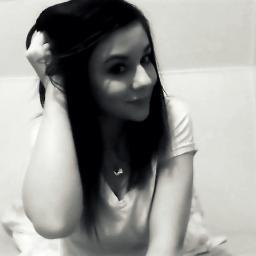 XxHello_NikkixX's profile picture. Hello! I'm Nikki, I love pink. I play bass, guitar & piano. I love flowers & kick ass music. Follow Meh!