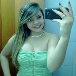 Completa e perdida , boba inibida...  e namorada do @leo_Vicentim