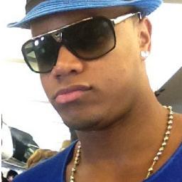 Fc dedicado a nosso Negro Lindo Léo Santana vocalista da banda Paragolé.♥♥♥♥ @oleosantana