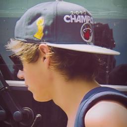 CALMA NIALL, ISSO AQUI NÃO É COMIDA, PUTZ, JÁ ERA. Since: 03/08/12