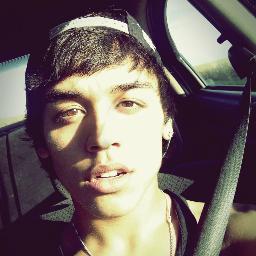 Basketball  //  17  //  German & Filipino  //  Junior at SRHS  #TeamFollowBack !