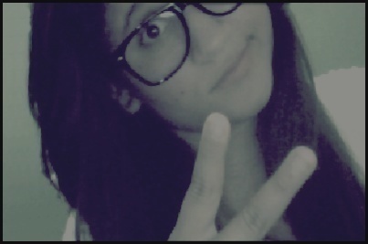 GabySantannaH's profile picture. É que não faz sentido caminhar sem dar a mão pra você. -Pollo  3 '