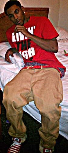 Est92' Money Over Everythang... I'm Jus Livin my life to the fullest, like its my last!!