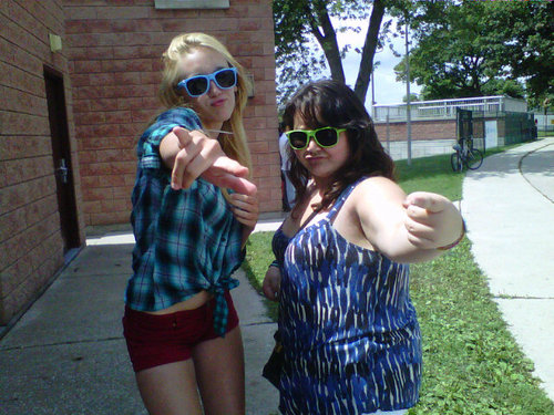 emilynickkerson's profile picture. follow me, ill folllow back:)