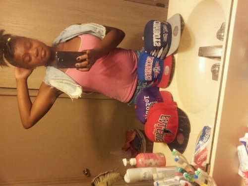 kaylabrazle's profile picture. Fwmm