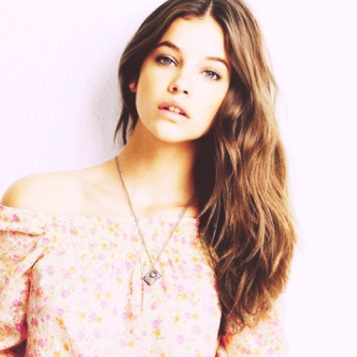 Let's see.. Dauntless Cake, or Uriah? Defs Uriah. {Divergent RP}