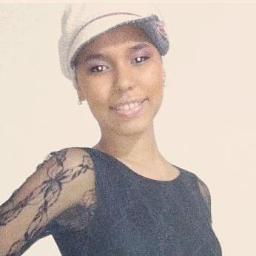 Sou como você me vê. Posso ser leve como uma brisa ou forte como uma ventania, depende de quando e como você me vê passar.