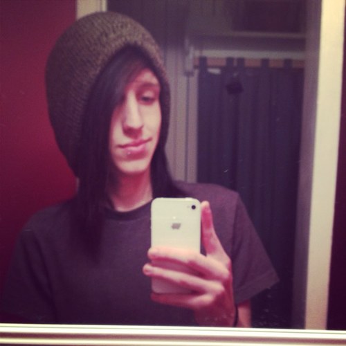 MikeMedlock's profile picture. Guitar.