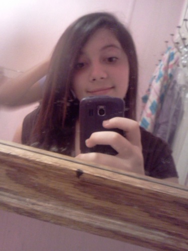 Hey! I'm 14 turning 15 on March 19. I absolutely adore One Direction! As you can see i'm a directioner. I also follow back :)