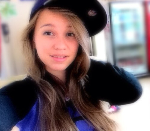 Chevine17's profile picture. 