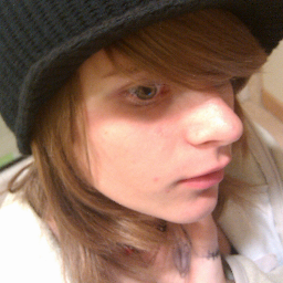 lexi lurves you...thats me. i love every one. jello is awesometown.
no music=no life