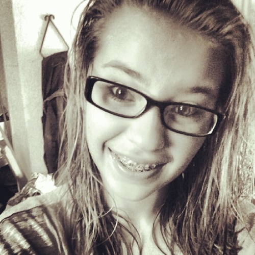 the name is laura. follow me and ill follow you back (: