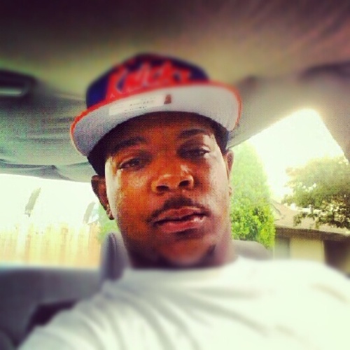 THIS YOUR BOY NINO, BEEN A REAL NIGGA SINCE 93!! NINO LIKE BLOWING AND DRINKING AND THROWING THEM 4'S UP BUT MOST OF ALL NINO LOVE BEING BIG DADDY!!!