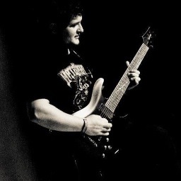 Guitar player for @kupidskurse