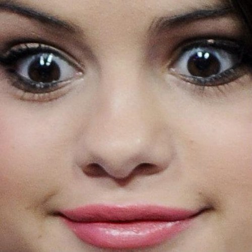 Hayyyy, it's selena when I'm not singing, I'm having sex with JB