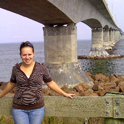 Franco-manitobaine. Récréologue. Active. Engagée.   Directrice générale 
du DAS.   Recreation Manager. Active. Dedicated.  Tweets sont les miens/are my own.