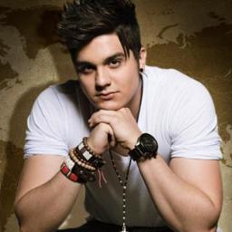 Não perco a fé sei que um dia vou encontra-lo vou abraça-lo fortemente e dizer chorando com toda emoção o quando é bom te-lo por perto @luansantana ♥TeAmoo♥
