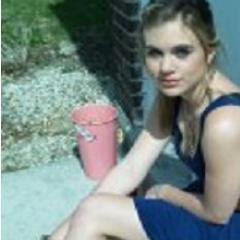 elsiecdbrd9035's profile picture. 