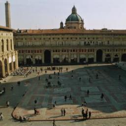 «Bologna è una vecchia signora coi fianchi un po' molli, col seno sul piano padano ed il culo sui colli. »