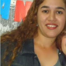 Sou uma típica libriana indecisa,muito feliz, bacharel em Direito, cursando Adm. Se a vida estiver muito amarga, dá uma rebolada. Às vezes o açúcar tá no fundo!