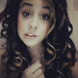 O sorriso mais lindo, o olhar mais sincero, o meu porto seguro, a pessoa mais linda do mundo. Ah, minha Michely (...) ♥