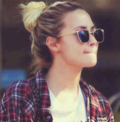 Demi20126I's profile picture. I'm Stephanie, I LOVE Demi Lovato, Batman/the Joker, the Big Bang Theory, etc...what can I say, I'm a geek! Stay strong cause you're unbroken❤