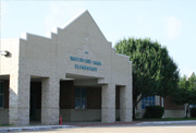 Waterford Oaks Elementary School is located at 401 N. Waterford Oaks Drive. Currently, there are 604 students enrolled.