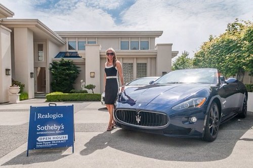 Seattle native, Greek woman with lots of great friends and family, REALTOR® | LUXE DIRECTOR Bennion Deville Home. Compass | Managing Broker Referral Partner WA