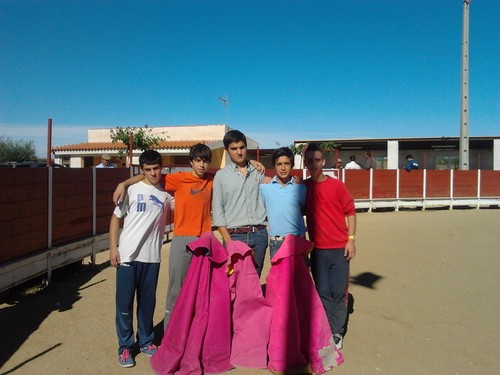 Generacion del 97.Amante del toro bravo , en el campo y en la plaza.Manolo Garcia y Joaquin Sabina por y para siempre.