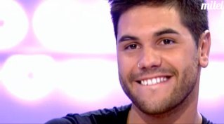 Club De Fans de Erik Riolobos, ex-pretendiente de Ahinoa y ex-tronista, me sigue desde el 13-08-2012, dia inolvidable! El ya me sigue, y tu?