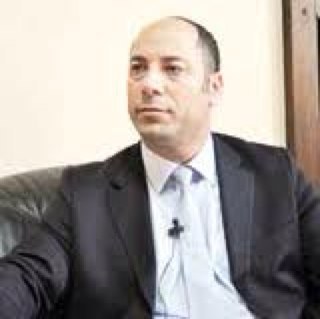 Her lafa verecek cevabim vardir Ama Bir lafa bakarim laf mi diye bir de soyleyene bakarim adam mi diye