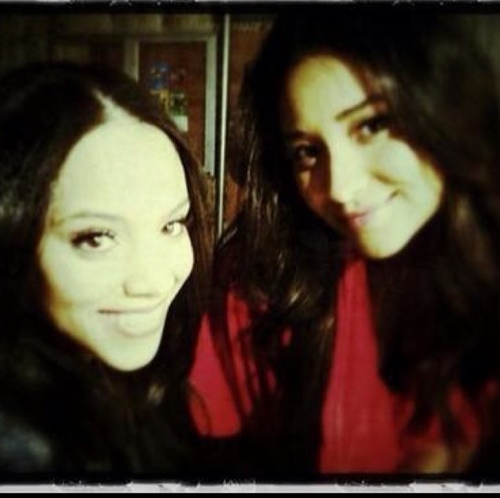 Xo_EmilyFields's profile picture. Hello my name is Emily, and I'm gay. Taken by the amazing @xMayaGermain. She is my wifey to-be and I'll love her more than my own life. [MCRP account]