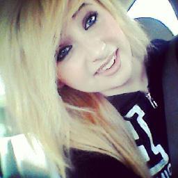 Hi I'm Kenzie, I like food, One Direction and taking selfiez. Ronnie Radke is my future husband. I'm awkward and this is my twitter.