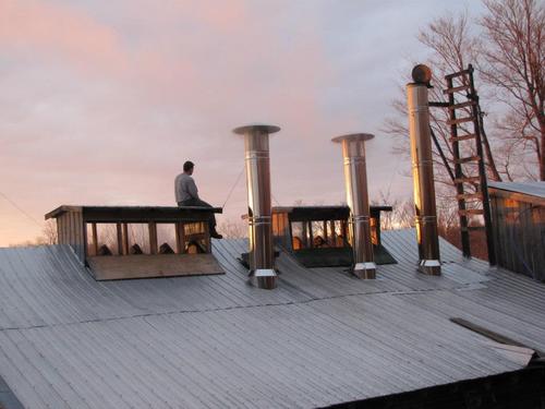 Producers of the best tasting Ontario Maple Syrup! Our 4,600 tap family farm is located on beautiful Bennett Lake in Lanark County.