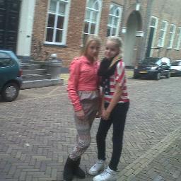 By,  zus van naomi.m.