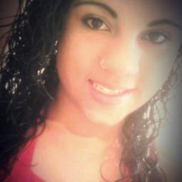 Eu sorrio bonito e deixo os outros querendo sαber o segredo que me fαz feliz ...
  3Beijos ;*