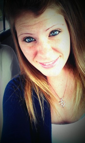 AlyssaJoy_17's profile picture. 17, happily taken, senior