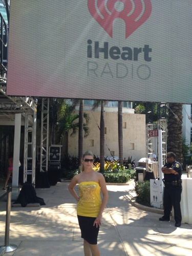 blondytx28's profile picture. invite me to dinner