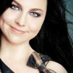 amo metal. so viciada na Amy Lee  ,odeio quem odeia evanescence, adoro ver as pessoas falar sobre a amy. e nao ligo para a opiniao das pessoas