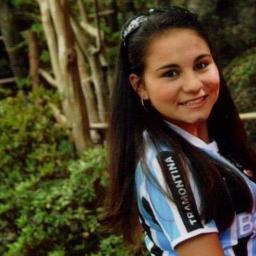 Às vezes nem o tempo nos faz esquecer certas coisas mais não esqueça Faça os momentos mais simples, virarem os mais importantes.