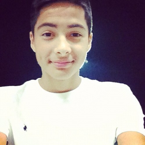 15 / single / I'm from honduras . Follow me on instagram @ its_just_leo :)