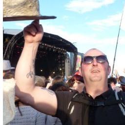 Love the craic,tend to talk nonsense like,football and metal detecting with my trusty XP Goldmaxx Power,going thru a wee stint of gym the now.hey i am nearly 40