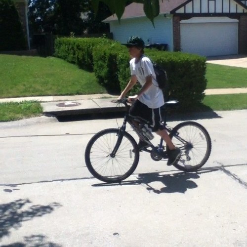 love playin baseball,make videos on youtube,playin minecraft,happy wheels,ridin go carts,biking,eating chicken,yeah.
