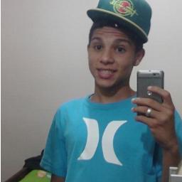 não me jugue entes de me conhecer =))